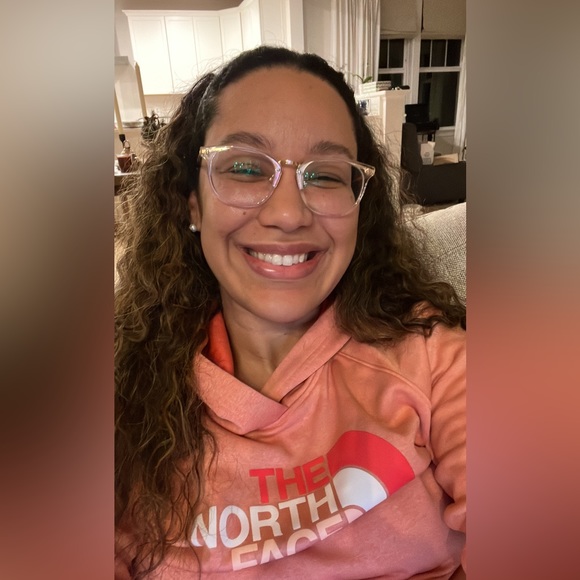 Meet your Posher, Yesenia - Picture 1 of 1